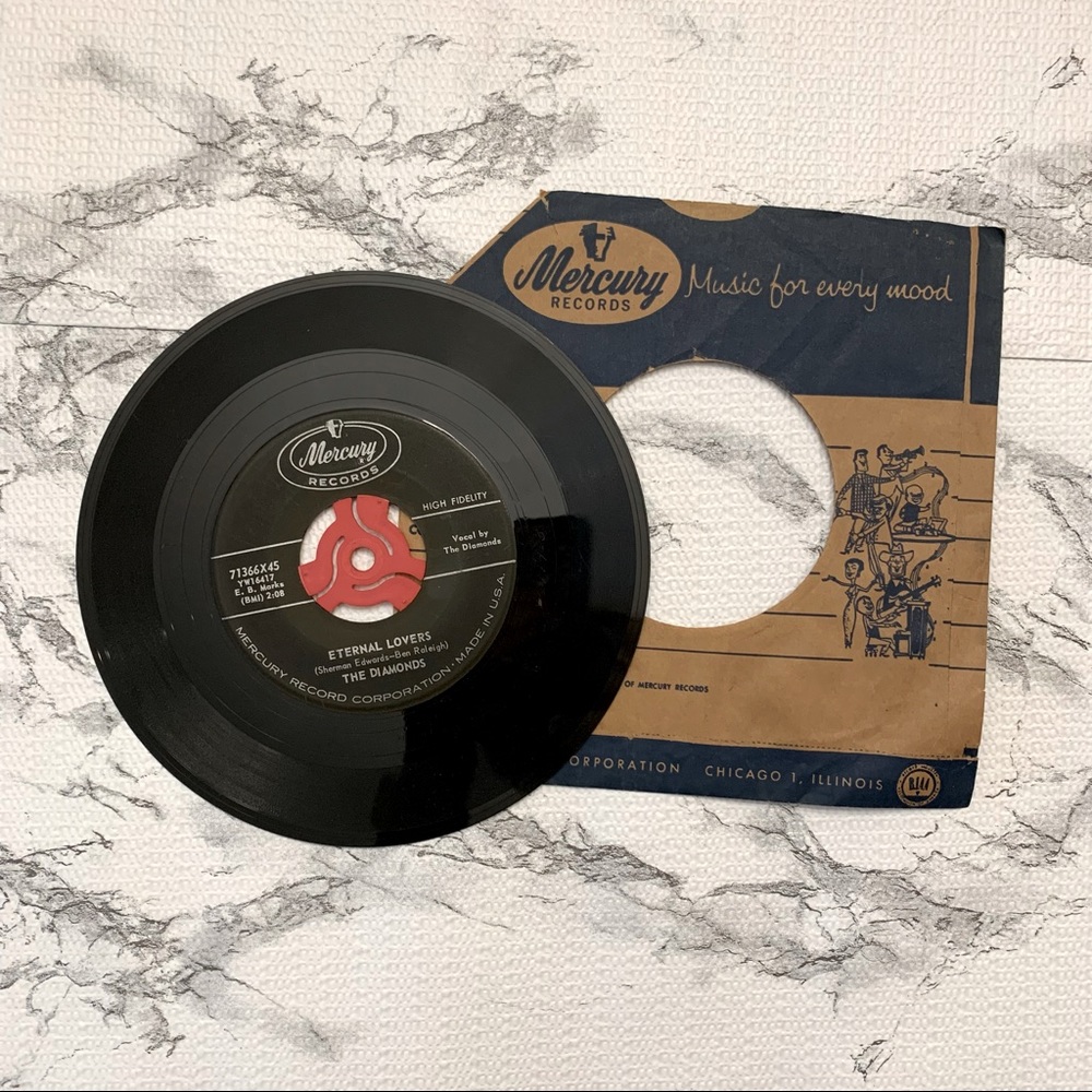 Vintage 45 RPM The Diamonds Record Album // Mercury Records // Art, Music, Decor